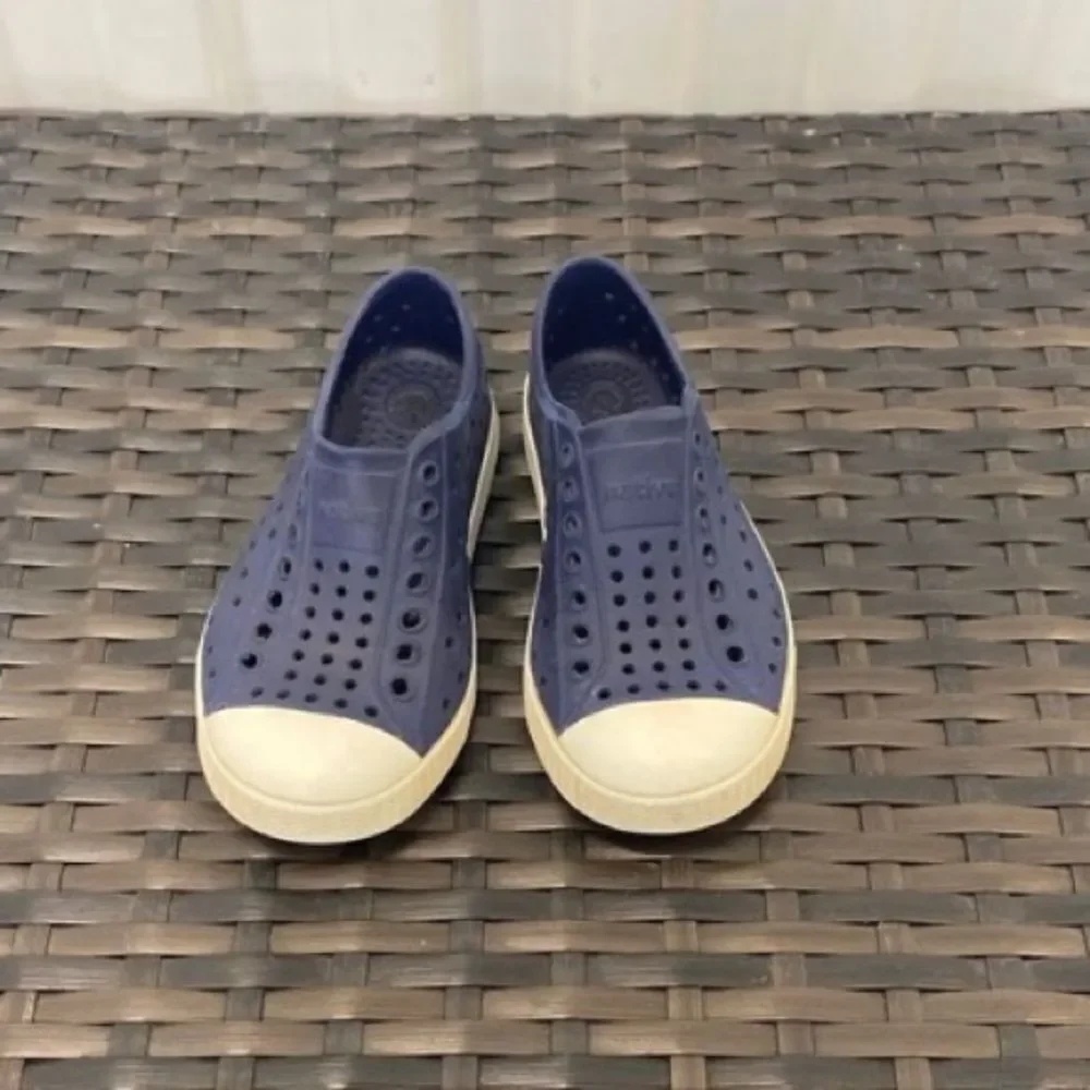 Native Jeffersons, Shoes Children Size 9